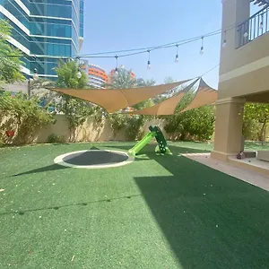 Villa Spacious 4-bedroom Villa, Children Friendly United Arab Emirates
