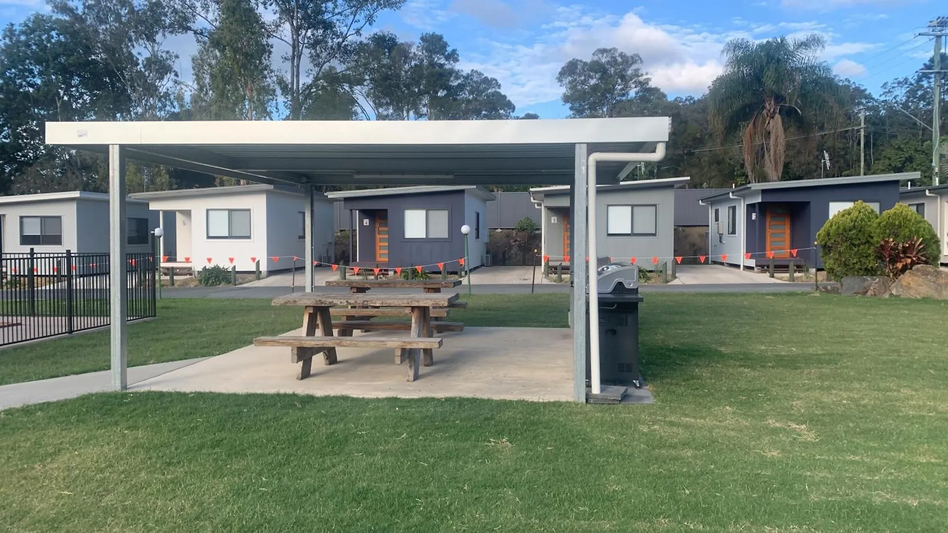 Yandina Caravan Park 0*,  Australia