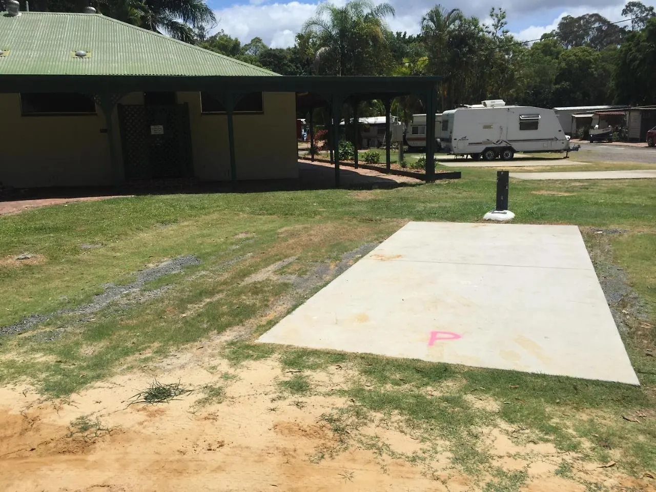Yandina Caravan Park 0*,